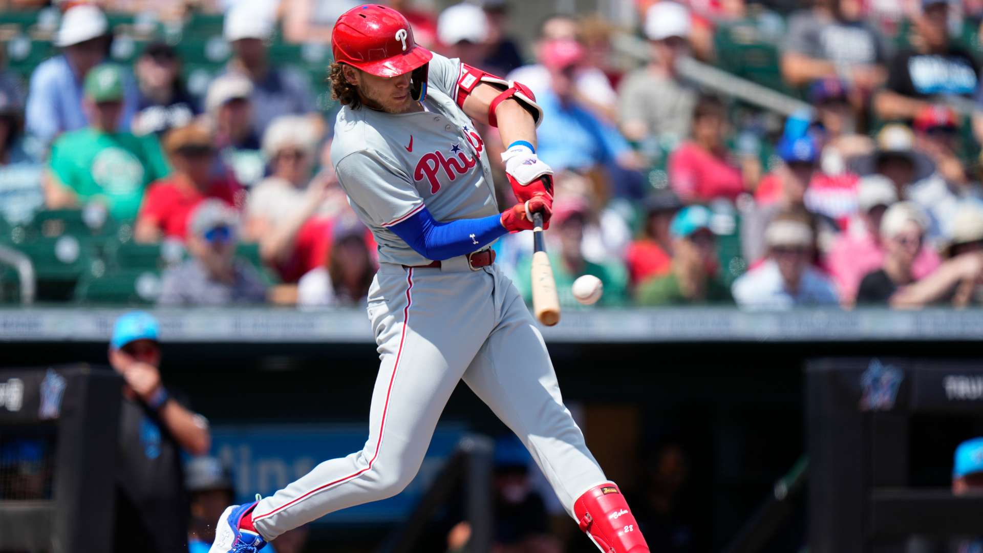 令人拭目以 令人拭目以