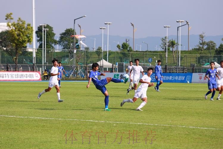 清华附中与重庆南开中学会师中青赛U17组决赛